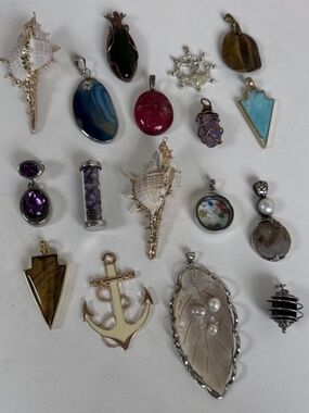 Lot Of Large Mixed Pendants - 17 Pieces Beach Inspired Shell Stone